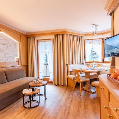 Hotel Garni Apart Tina Ischgl Esterno foto