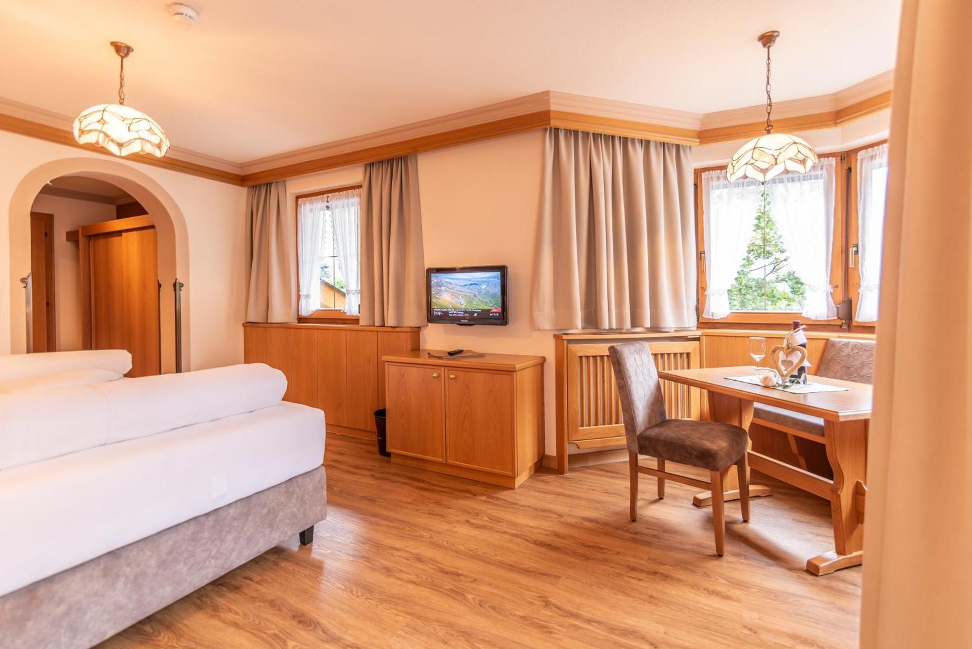 Hotel Garni Apart Tina Ischgl Esterno foto