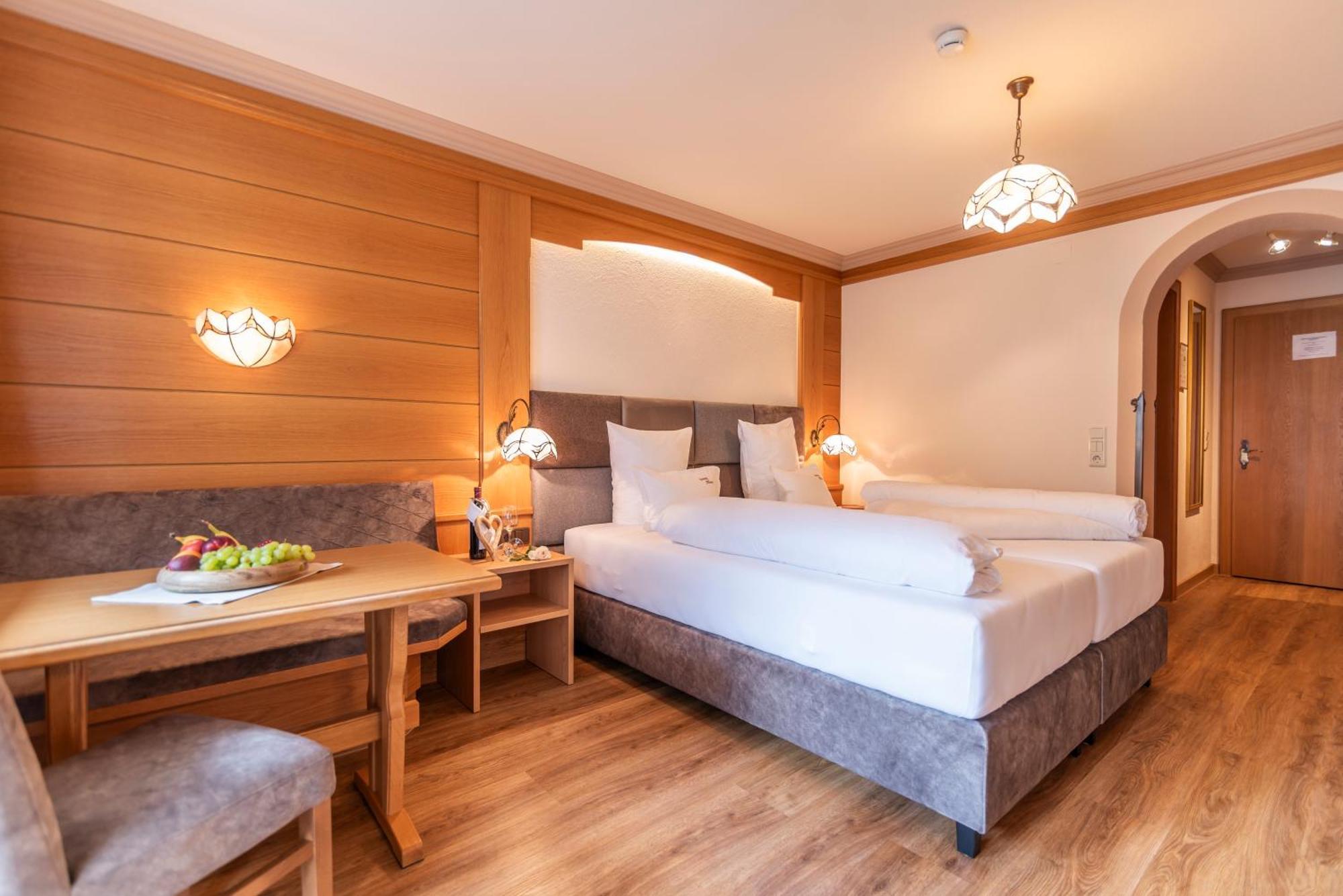 Hotel Garni Apart Tina Ischgl Esterno foto