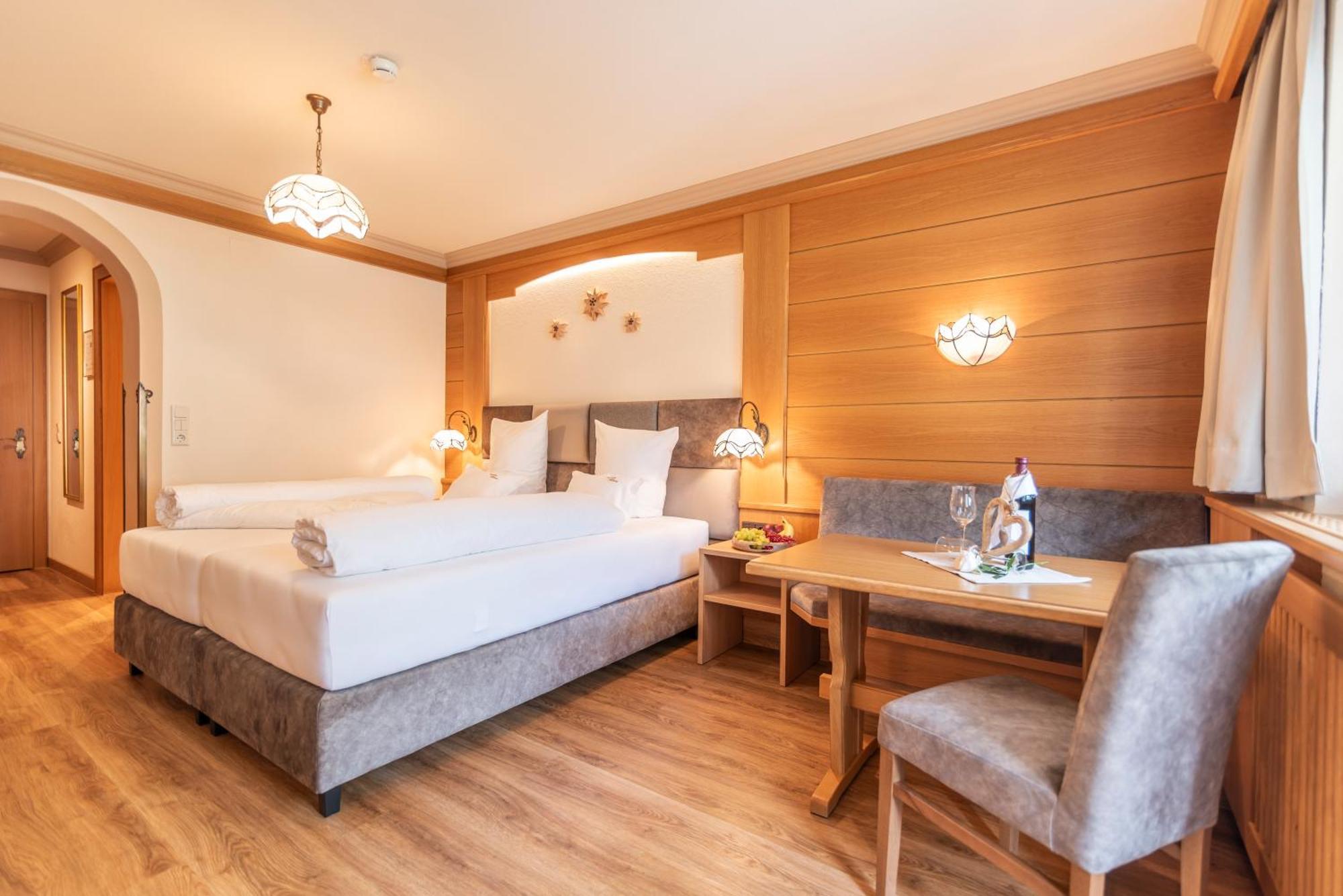 Hotel Garni Apart Tina Ischgl Esterno foto